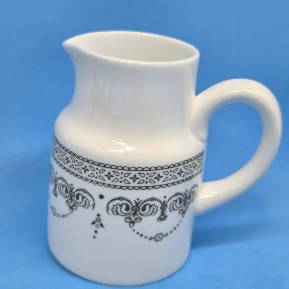 Wedgwood Metallised Corinth Collection 3 5/8"T X 2 1/2"D Creamer VGC